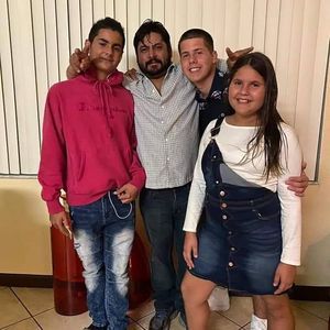 Meet your Posher, Juan manuel